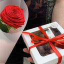 Подарочный набор «Комбо-набор "Антони" 9 ягод и красная роза"»