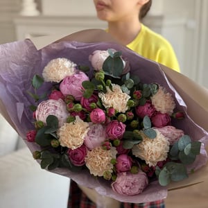 Букет «Весна» из роз и гвоздик