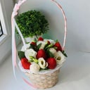 Подарочный набор «Вкусная корзиночка» из эустом