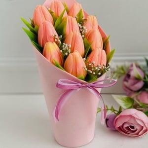 Мини-букет тюльпанов в декоративной упак