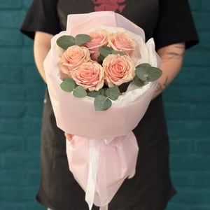Букет из 5 розовых роз