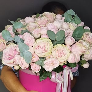 Шляпная коробка с цветами «Мон амур» из роз