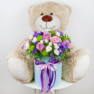 Подарочный набор ««Sea siren» with teddy bear» из роз и ирисов