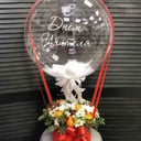 Подарочный набор «Композиция в коробке с шаром bubble» из роз и хризантем