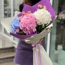 Букет «Ароматы ванили» из роз и гортензий