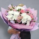 Букет «Нежность» из гвоздик и альстромерий