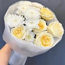 Букет «Хризантема и Пионовидные розы»