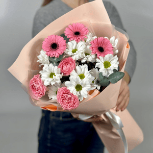 Букет «Пурпурная нить» из гербер и роз