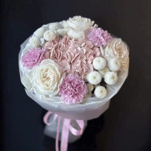 Букет «Нежный бриз» из гвоздик и хризантем