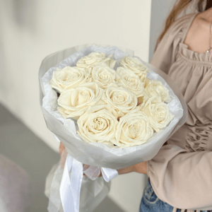 Букет из белых роз "Пудровый сон"