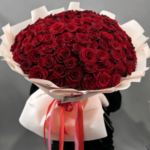 Букет «101 роза Эквадор с оформлением»