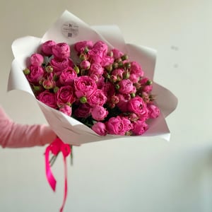 Букет «11 кустовых пион роз Мисти Баблс»