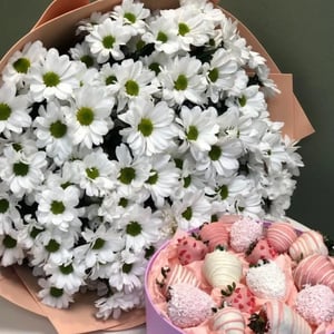 Набор букет ромашек и клубника "Линда"