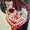 Торт из сладостей