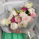 Букет «Генуя» из роз и гвоздик