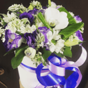 Новождение из эустом и хризантем