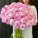 Букет из 51 розовых пионов
