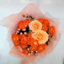 Букет из роз и гиперикума