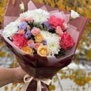 Букет «Невидимка» из роз и хризантем