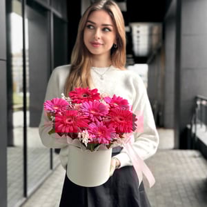 Коробка с цветами «Секрет счастья» из гербер