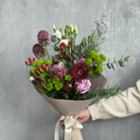 Букет «Стертые грани» из роз и эустом