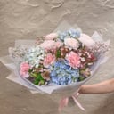 Букет «Палитра нежности» из хризантем и гортензий