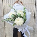 Букет «Белые Кружева S» из хризантем