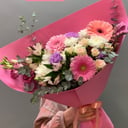 Яркость из гербер и гвоздик