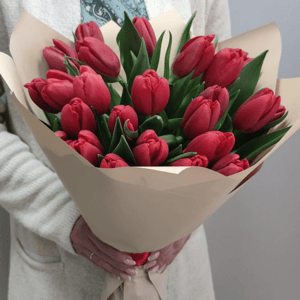 Букет из красных тюльпанов 25шт