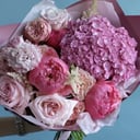 Букет «Улыбка ангела» из роз и пионов