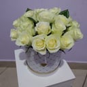 Шляпная коробка с цветами «19 роз в коробочке»