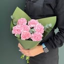 Букет из розовых Диантусов с эвкалиптом из гвоздик