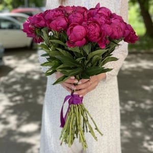 Букет из пионов