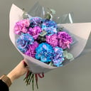 Букет с цветными гвоздиками "Космос"