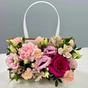 Композиция «Загадка» из гвоздик и эустом