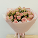 Букет из 7 пионовидных кустовых роз