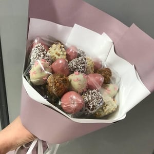 Букет из 19 клубник в шоколаде