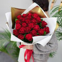 Букет «25 красных роз в оформлении»