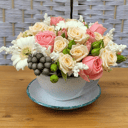 Композиция «Завтрак Королевы» из роз и гербер