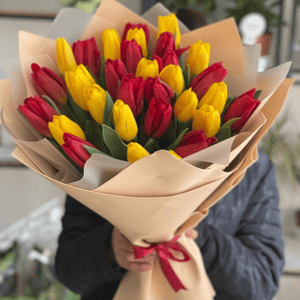 Букет «Тюльпан 51 в красно-желтом цвете»