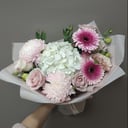 Авторский Букет Нежная Гортензия для Мам из роз и эустом