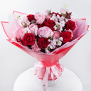 Букет «Шепоты любви» из роз и гвоздик