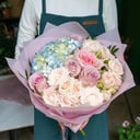 Букет «Дисней» из роз и гортензий