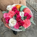 Подарочный набор «Ягодная атмосфера» из роз и эустом