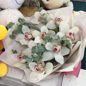 Букет с орхидеями