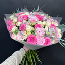 Букет «Барби» из роз и эустом