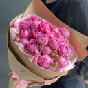 Букет пионкустовых роз Мисти Баблс крафт