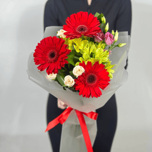 Букет «Пламя» из гербер и роз