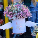 Шляпная коробка с цветами «Нежная гипсофила»