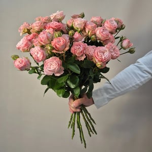 Букет кустовых голландских роз, 11 шт